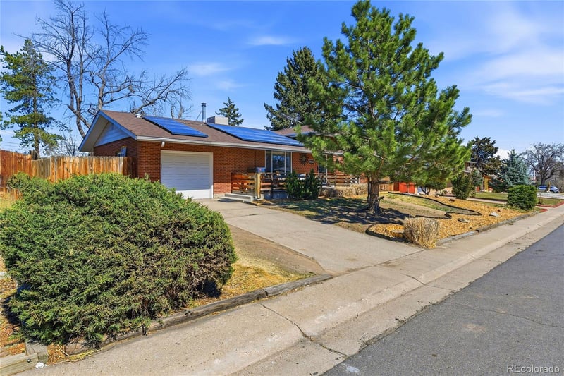 1021 100th Ave, Northglenn, CO 80260