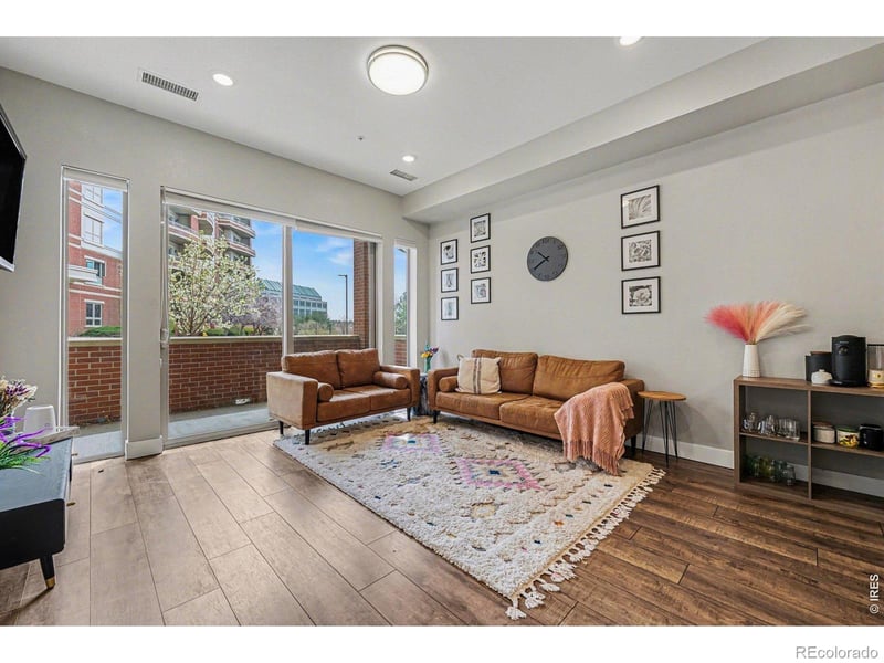 4885 Monaco St #101, Denver, CO 80237