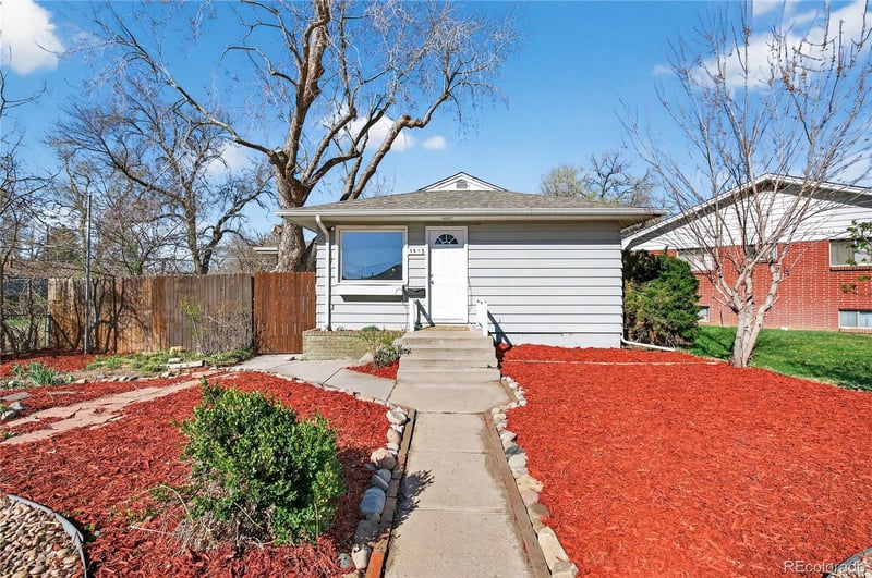 3915 Grant St, Englewood, CO 80113