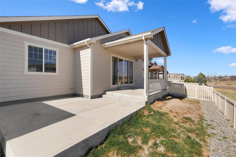 10526 Akron St, Commerce City, CO 80640