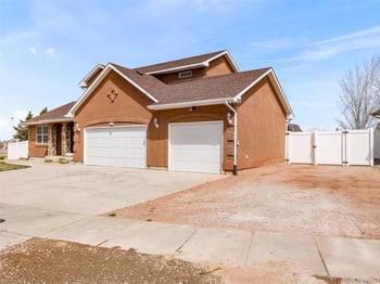 2310 Stone Pine Dr, Pueblo, CO 81005
