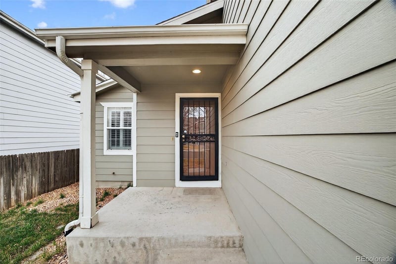 16486 E Phillips Pl, Englewood, CO 80112