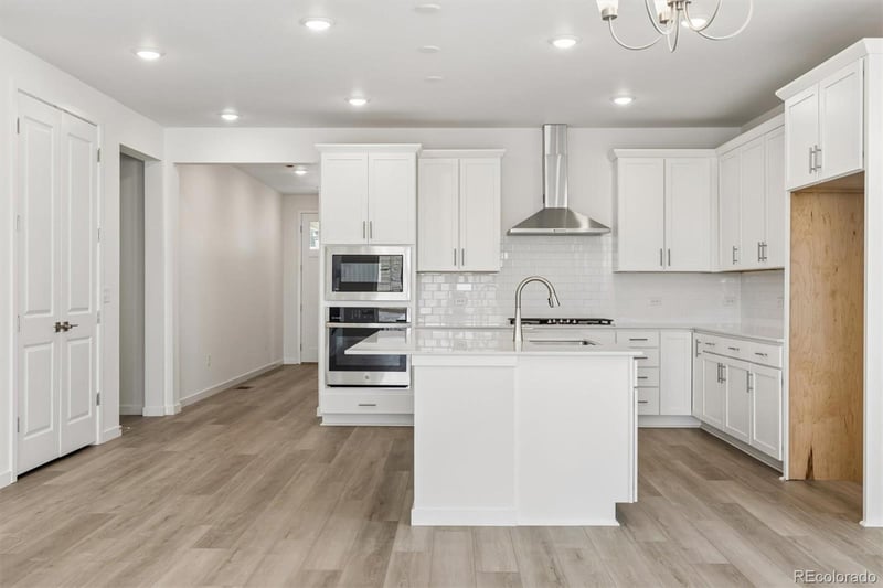 800 Lawson Dr, Elizabeth, CO 80107