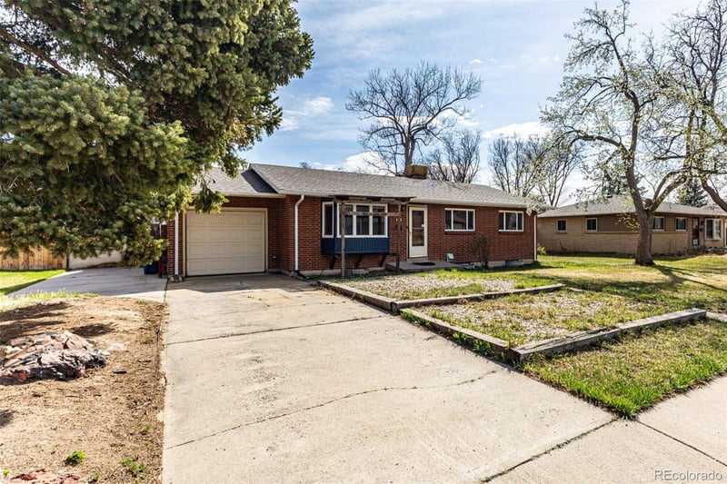 40 Dover St, Lakewood, CO 80226