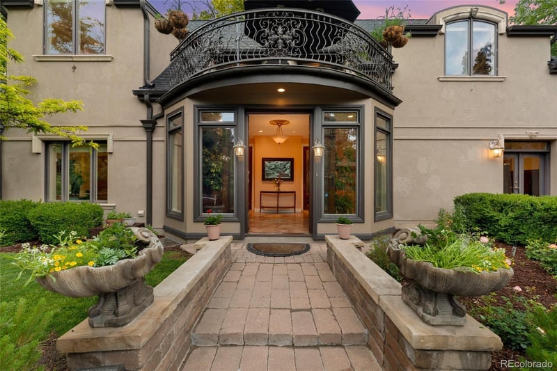 6901 12th Ave, Denver, CO 80220