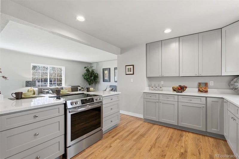 1372 Lima St, Aurora, CO 80010