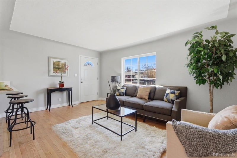 1372 Lima St, Aurora, CO 80010