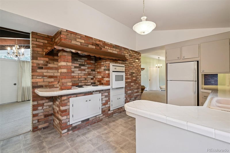 6118 Lakeview St, Littleton, CO 80120