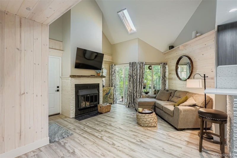 950 Dahlia St, Denver, CO 80246