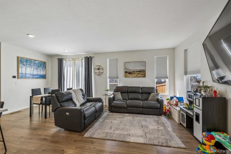 608 Bersshine Ct, Watkins, CO 80137