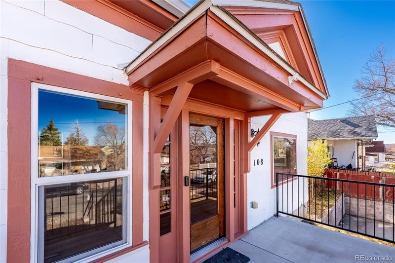108 6th St, Trinidad, CO 81082