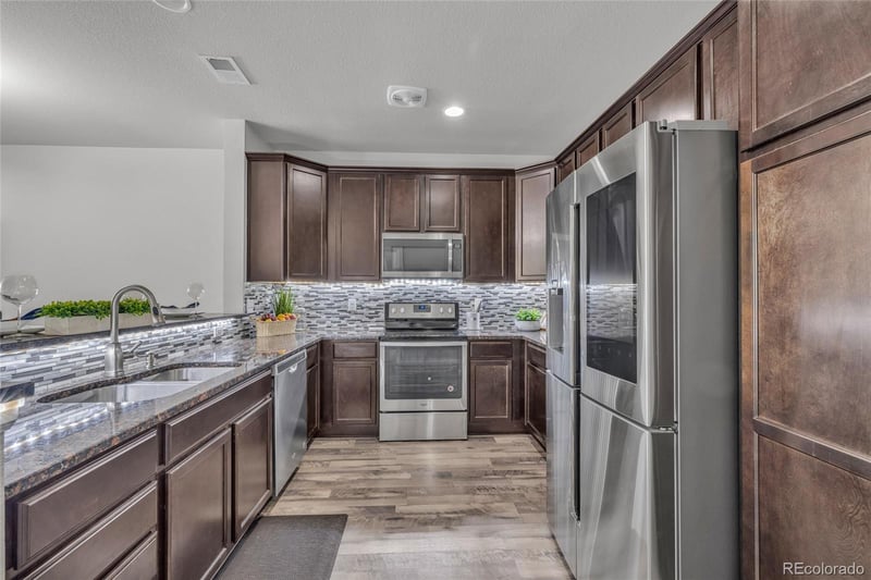 1877 Buchanan Cir, Aurora, CO 80018