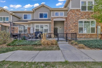1877 S Buchanan Cir, Aurora, CO 80018