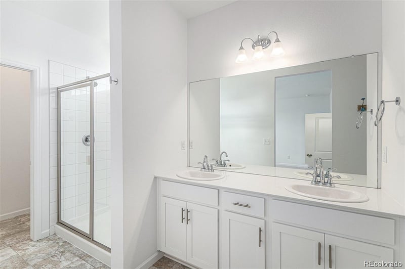 126 Vandriver Way, Aurora, CO 80018