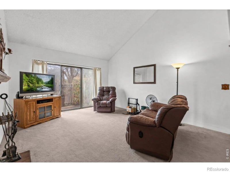 512 Locust Grove Dr, Fort Collins, CO 80521