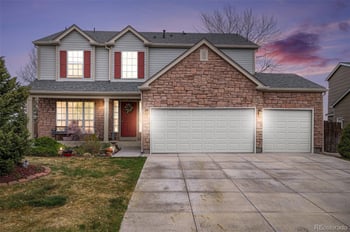 19121 Hampden Dr, Aurora, CO 80013