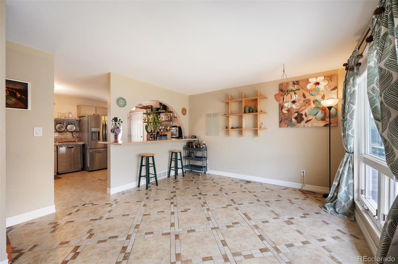 1052 Lewiston St, Aurora, CO 80011