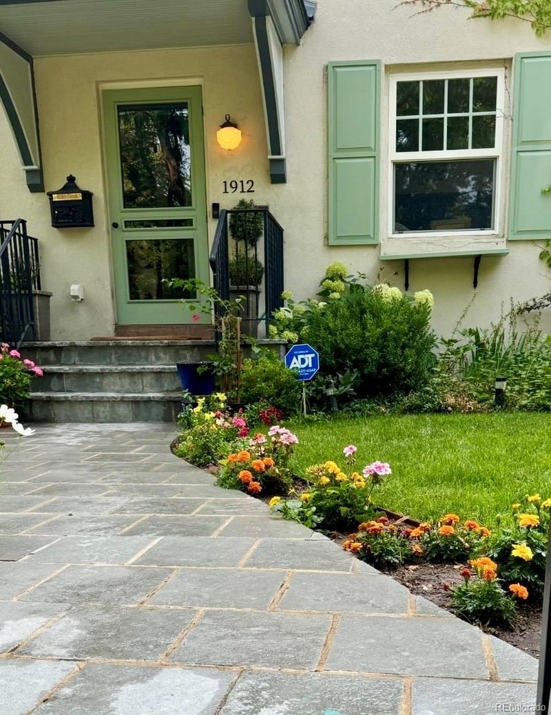 1912 Ivanhoe St, Denver, CO 80220