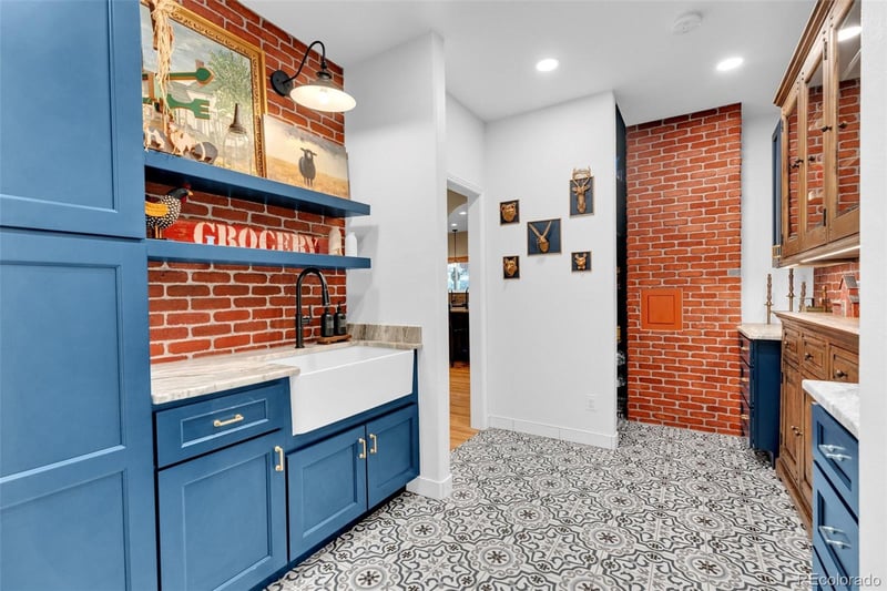 4745 Cheyenne Dr, Larkspur, CO 80118