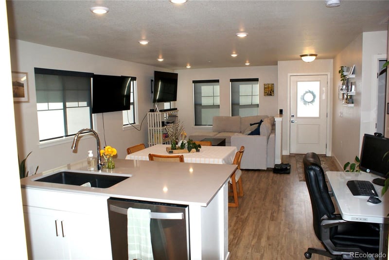 819 Widgeon Cir, Longmont, CO 80503