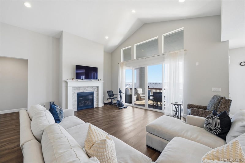 6700 Mentha Dr, Castle Rock, CO 80108