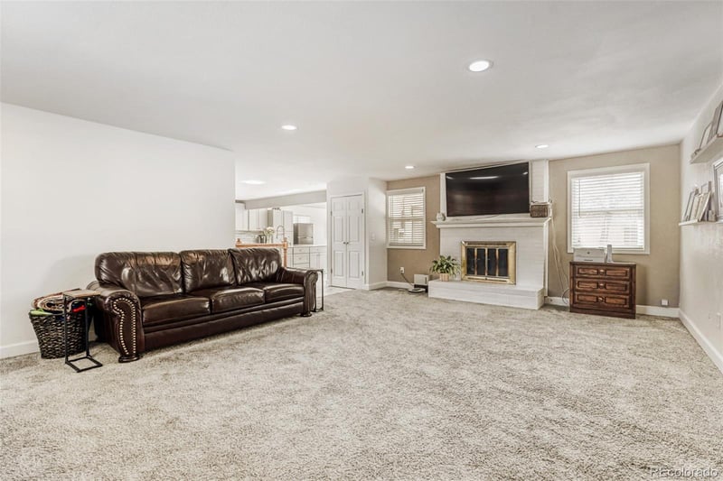 3177 Mobile Way, Aurora, CO 80013