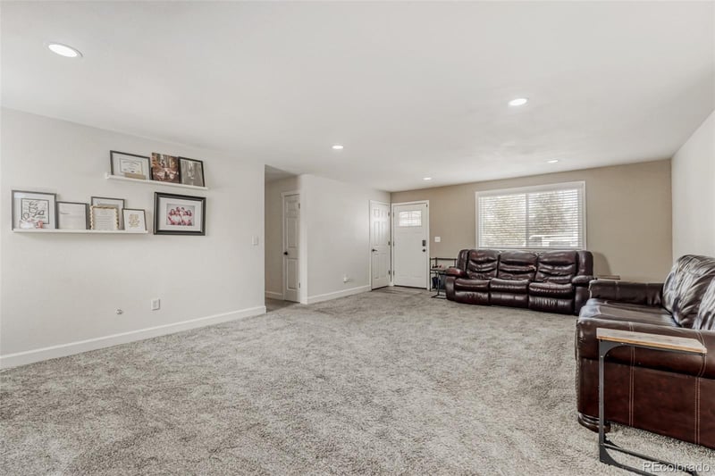 3177 Mobile Way, Aurora, CO 80013