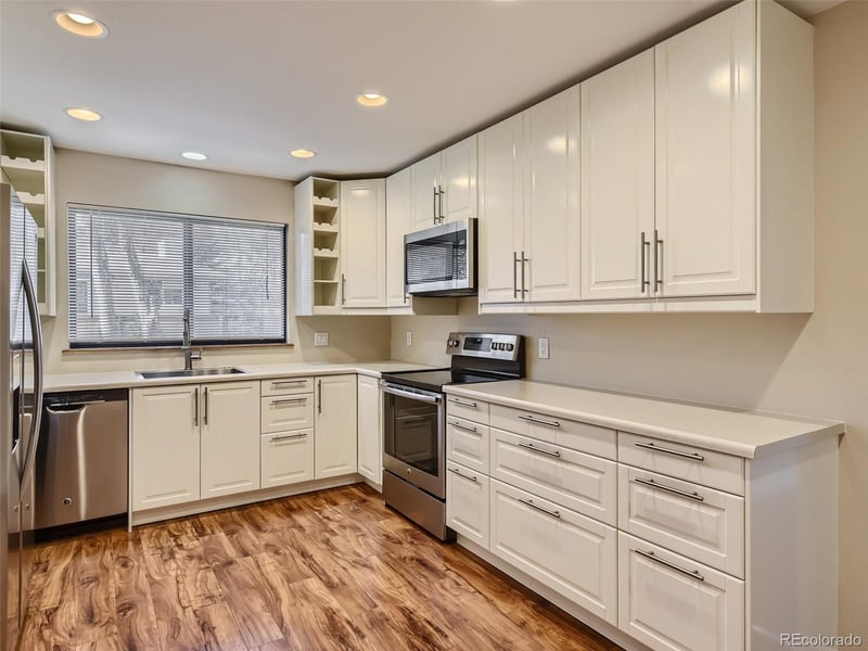 1383 Briar Cir, Highlands Ranch, CO 80126