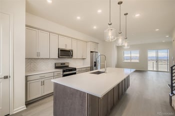 6273 Jebel St, Aurora, CO 80019