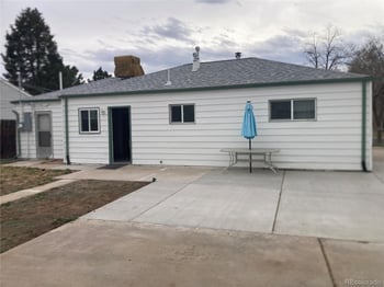 800 Vaughn St, Aurora, CO 80011