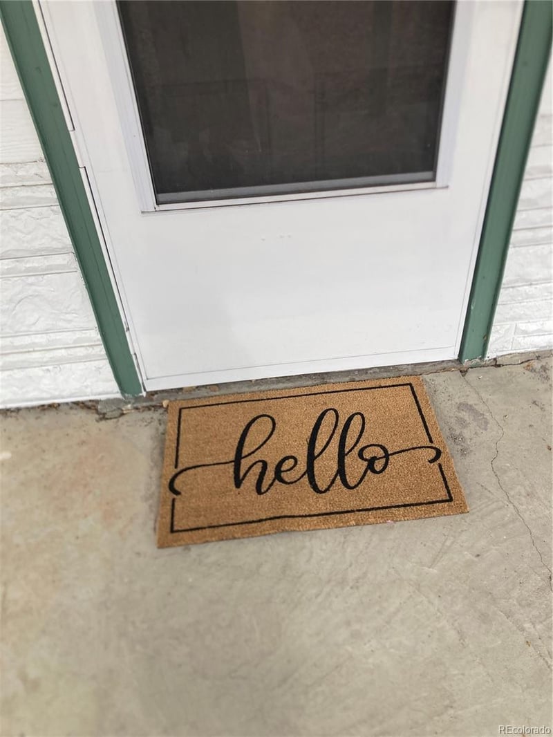 800 Vaughn St, Aurora, CO 80011