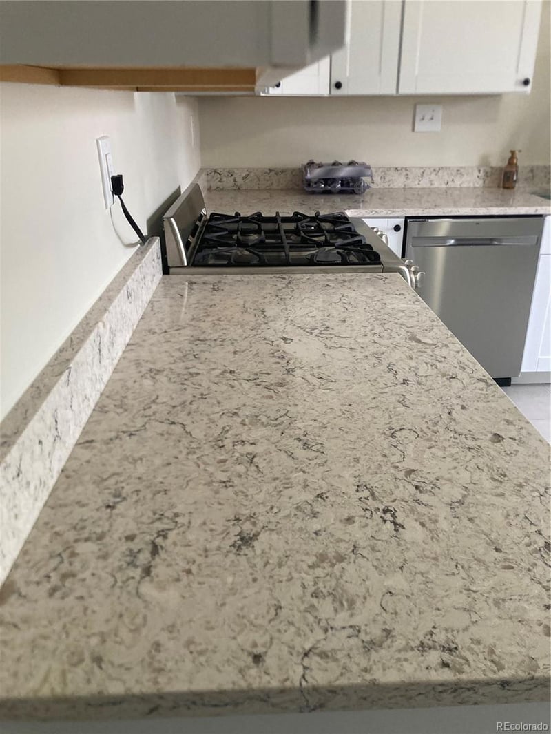 800 Vaughn St, Aurora, CO 80011