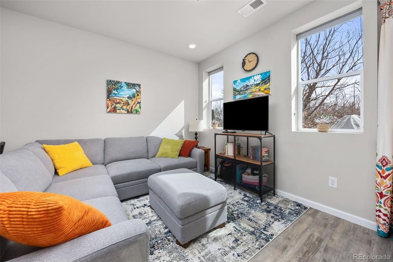 1116 Oak Cir, Lakewood, CO 80215