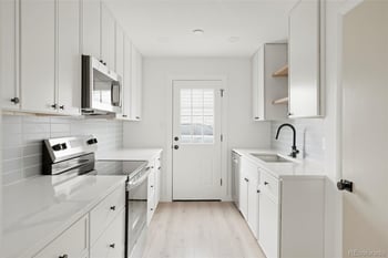 7940 Hollywood St, Commerce City, CO 80022