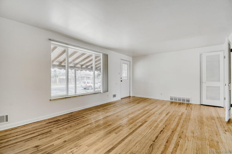 343 Galena St, Aurora, CO 80010