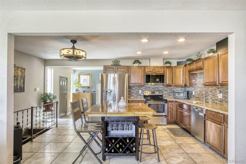 6594 Benton Cir, Arvada, CO 80003