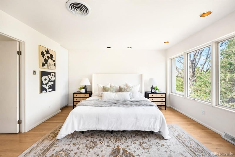 5691 Southmoor Ln, Englewood, CO 80111