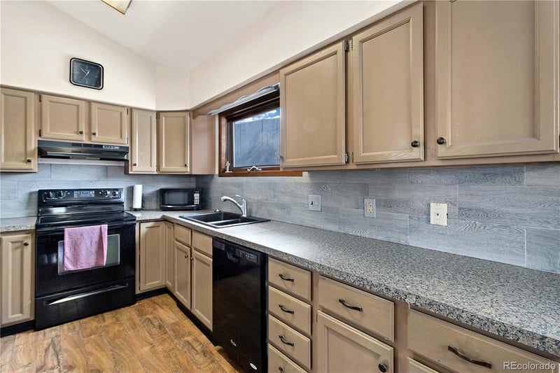 1525 Bennett Ave, Glenwood Springs, CO 81601