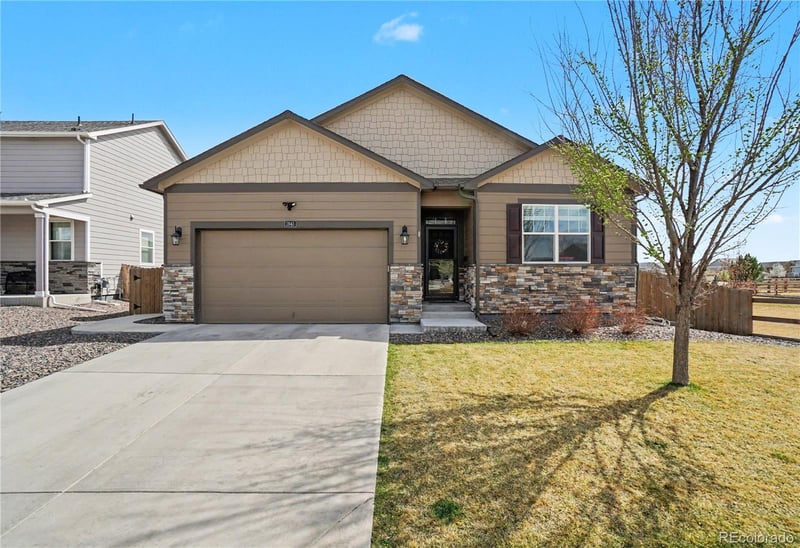 1645 Clarendon Dr, Windsor, CO 80550