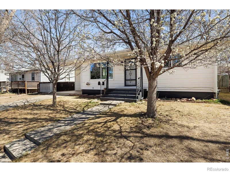 406 Sunnyside Ln, Longmont, CO 80504