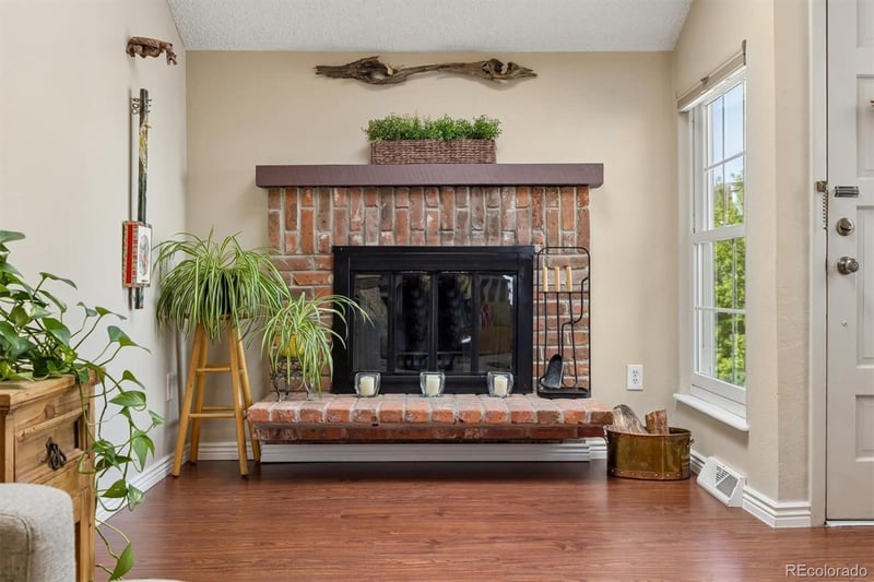 2771 Victor St, Aurora, CO 80014