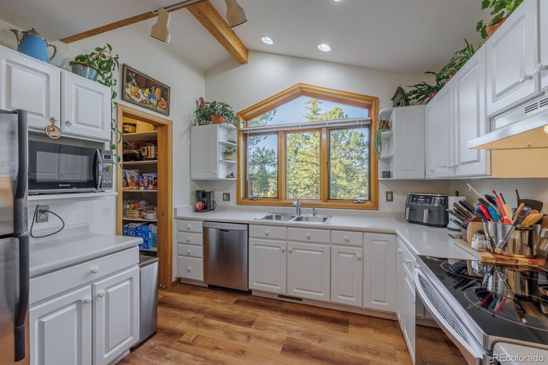 240 Crestwood Dr, Woodland Park, CO 80863