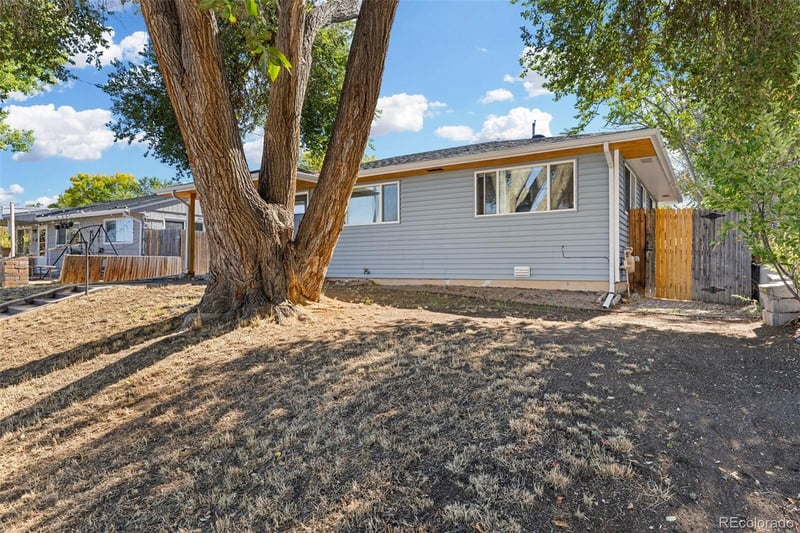 1460 Alaska Pl, Denver, CO 80223