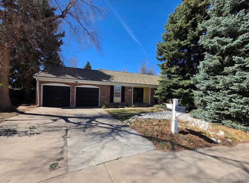 2713 Paris Pl, Aurora, CO 80014