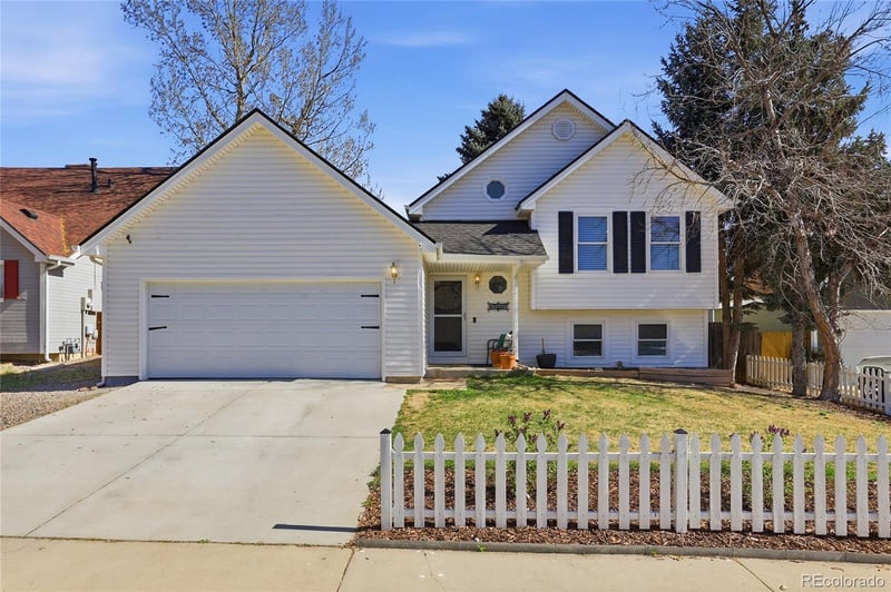 17557 Chenango Dr, Aurora, CO 80015