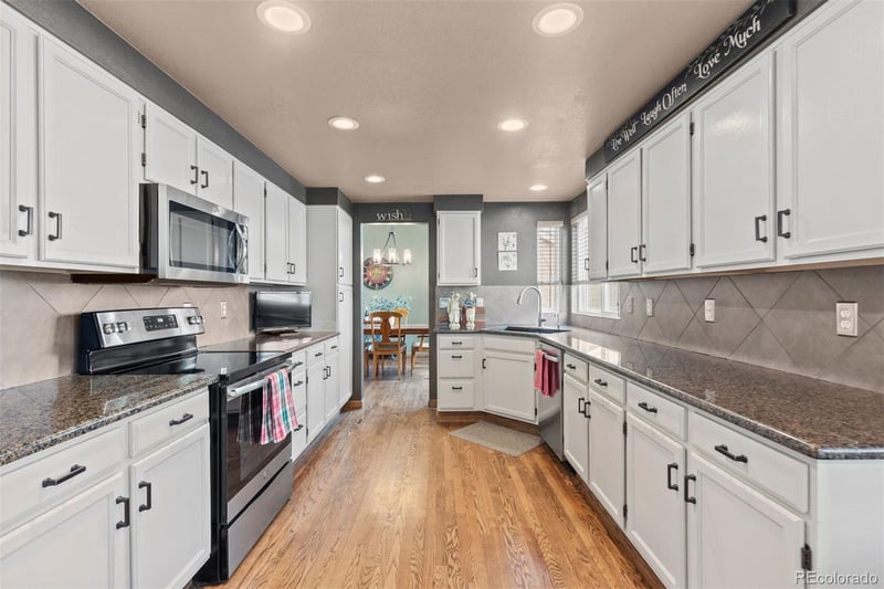 8423 Owens Ct, Arvada, CO 80005