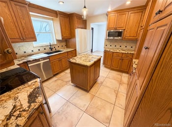 1760 Oneida St, Denver, CO 80224