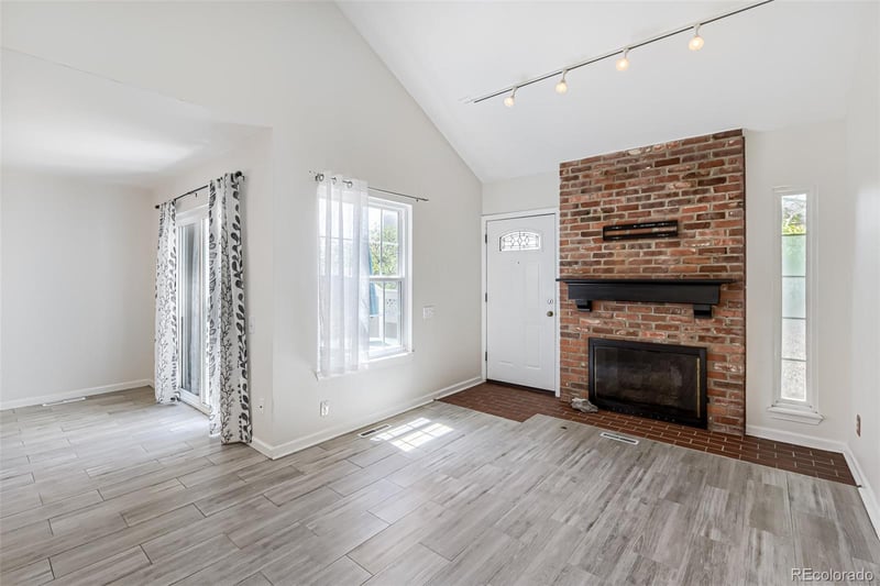 2892 Long Cir #B, Littleton, CO 80120