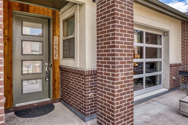 19562 Sunset Cir, Centennial, CO 80015