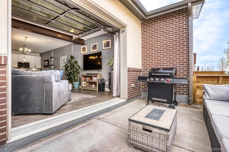 19562 Sunset Cir, Centennial, CO 80015